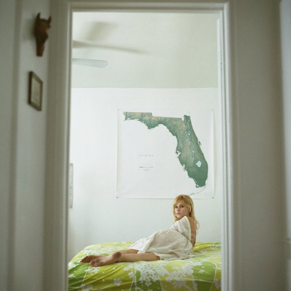 house-wife-by-julia-galdo_3 house-wife-by-julia-galdo_3