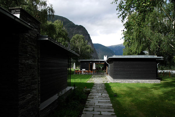 nature-lodge_logg-architects_3 Hunsteigen Nature Lodge by Logg Architects