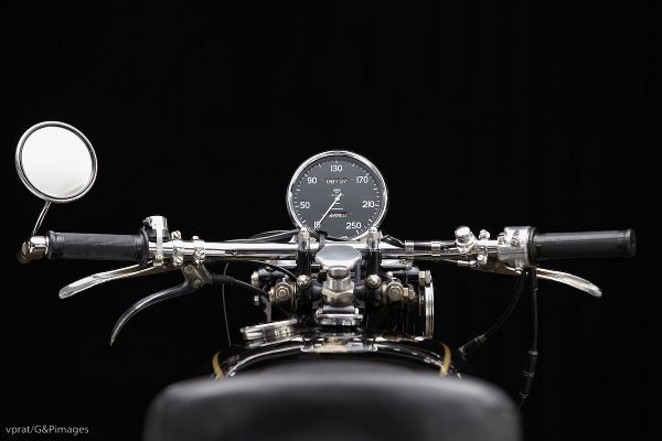1951 Vincent Rapide 6 1951 Vincent Rapide Seat Shot