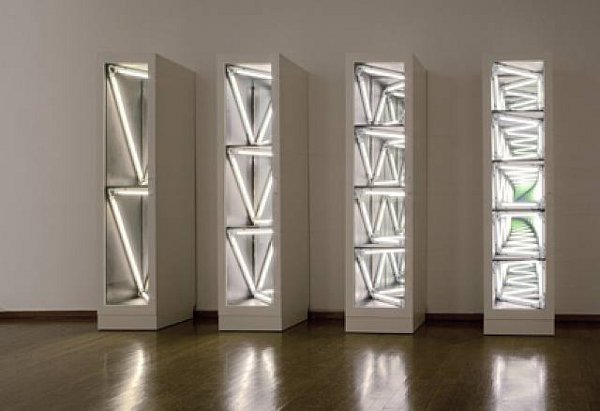 Light Sculptures by Iván Navarro 11
