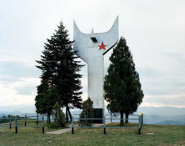 Abandoned-Yugoslavian-Monuments-by-Jan-Kempenaers-13.jpg