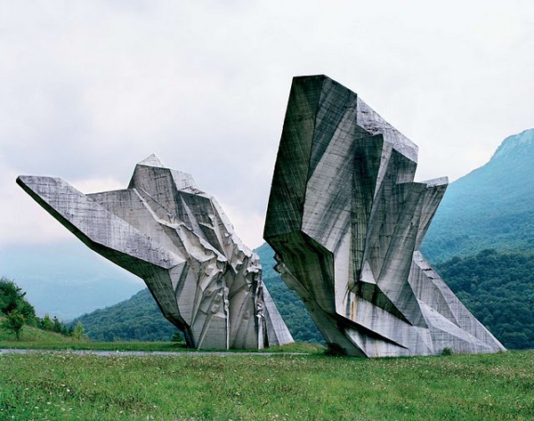 Abandoned-Yugoslavian-Monuments-by-Jan-Kempenaers-2.jpg