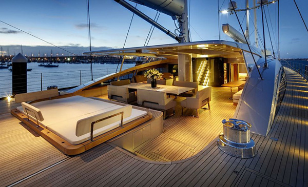 Alloy-Yachts-Vertigo-220-Superyacht-1