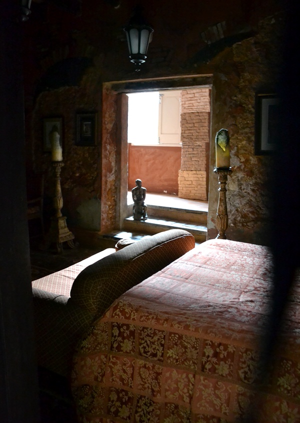 The-Gallery-Inn-Bedroom