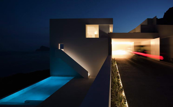 House-on-the-Cliff-by-Fran-Silvestre-Arquitectos-7