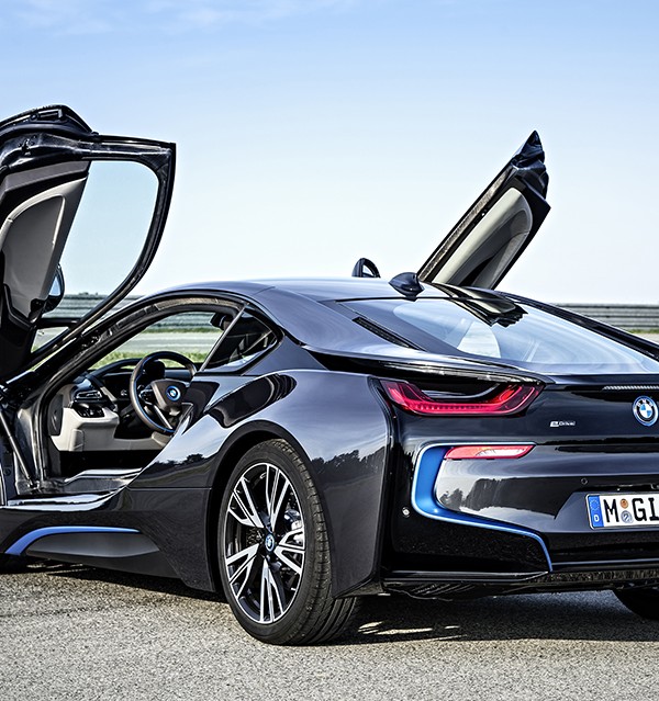 BMW i8 Plug-in Hybrid Sports Car Officially Revealed • TheCoolist ...