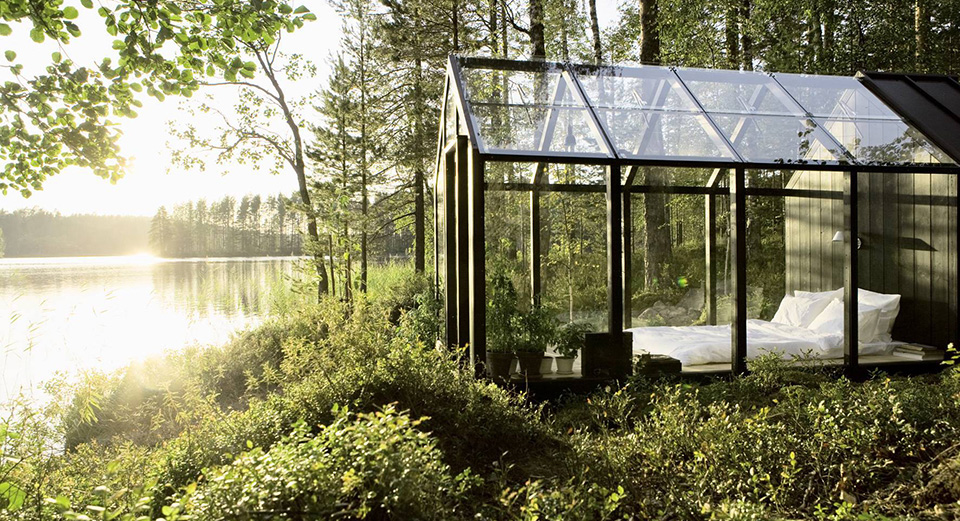 10 Glass Houses: Where the Beauty of the World Is Your Wallpaper