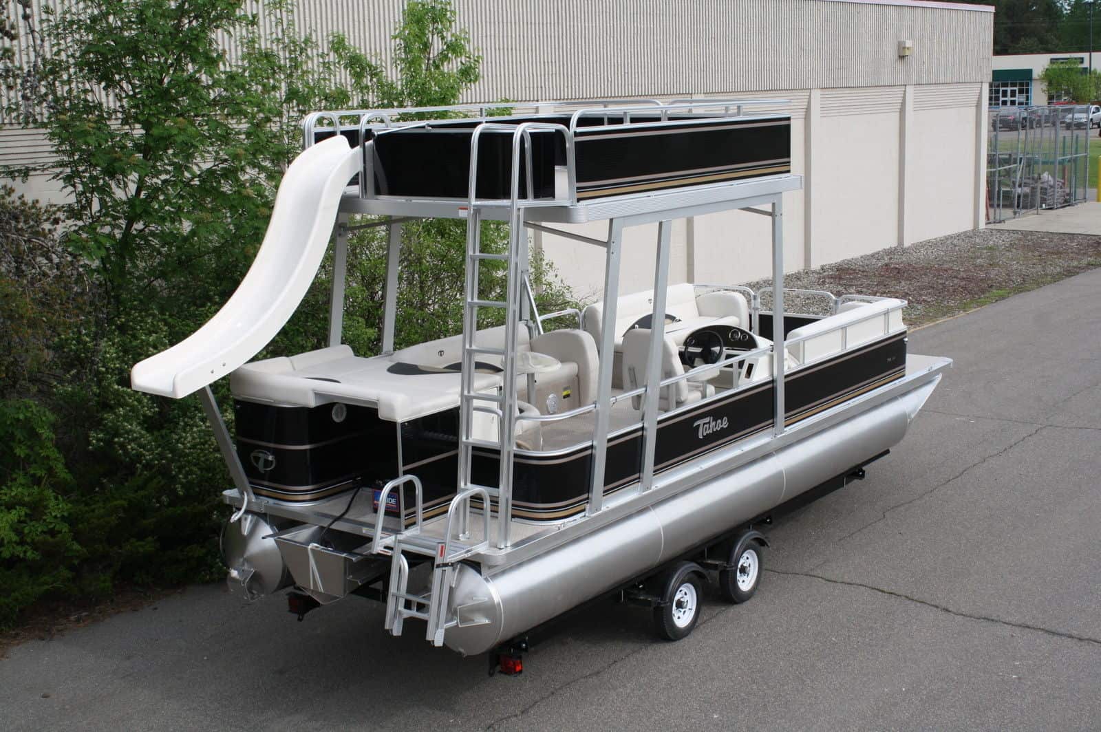 Tahoe Vista Funship​ - pontoon boat